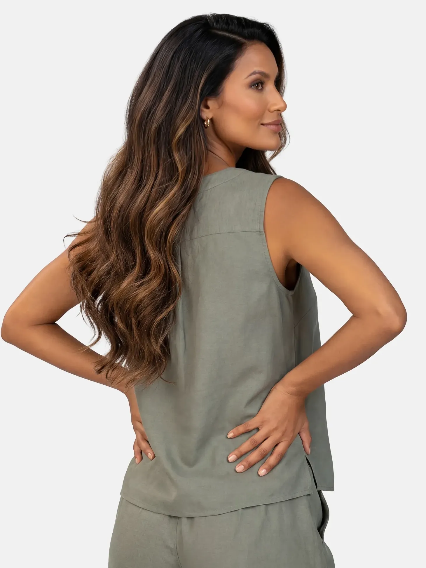 Bluzka damska bez rękawów dekolt V F248/857 khaki