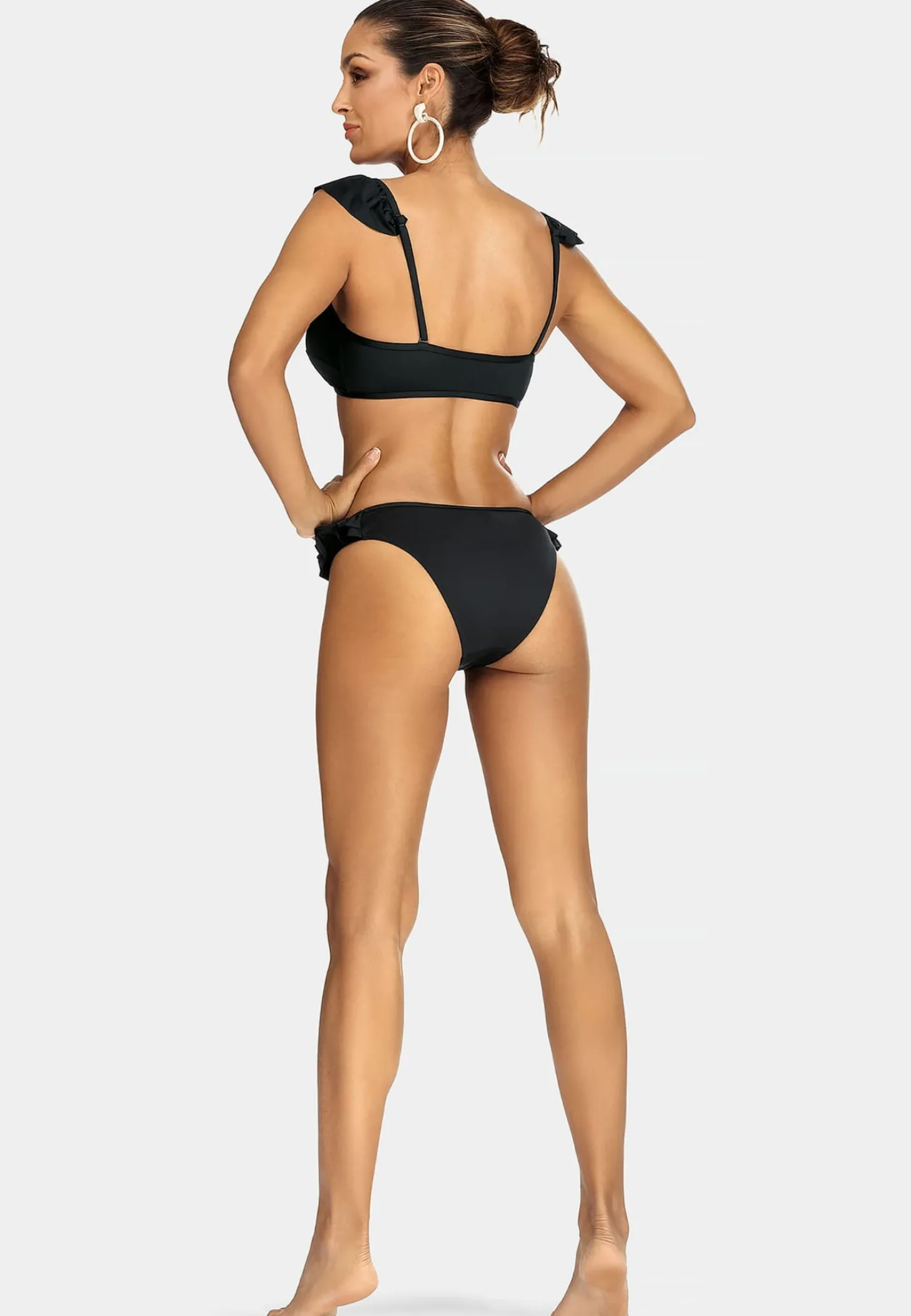 Czarna góra bikini sznurowana z falbanką FG188/509