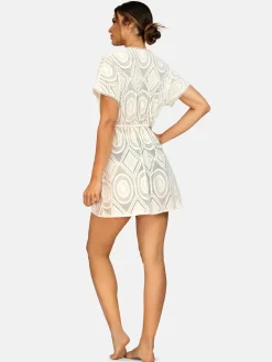 Wiązana narzutka plażowa ze wzorem boho F218/641H