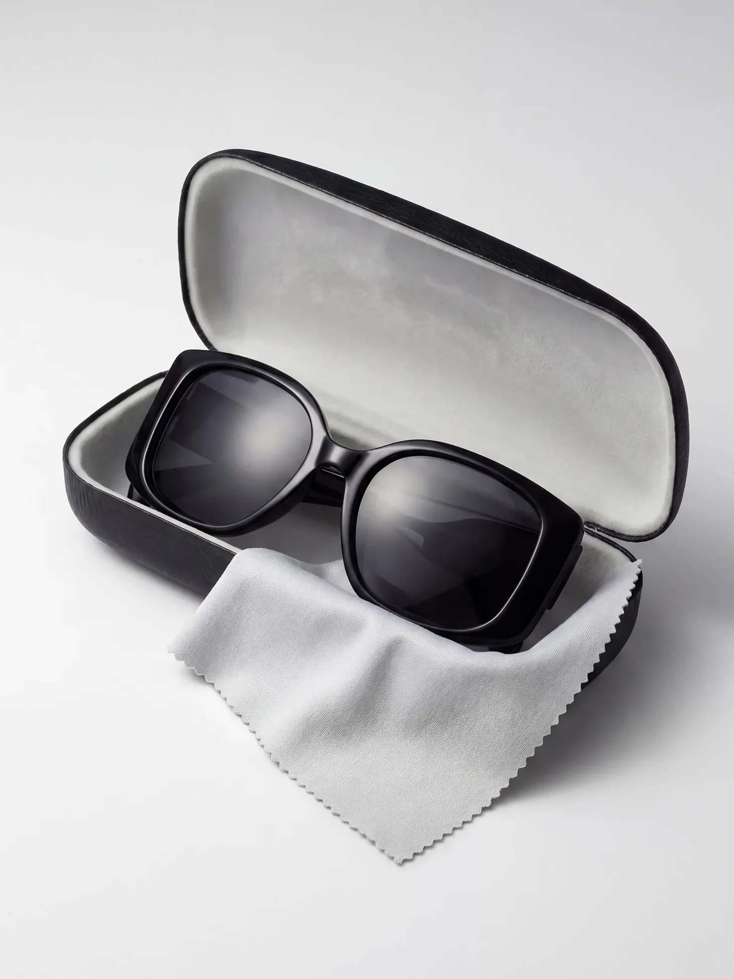 Zestaw | Okulary przeciwsłoneczne Bella Black GG